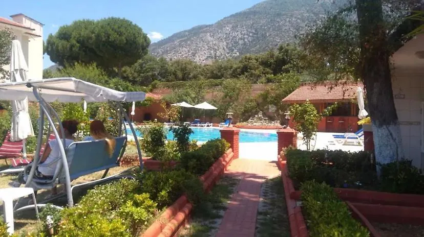 אולודניץ Boncuklu Otel מלון
